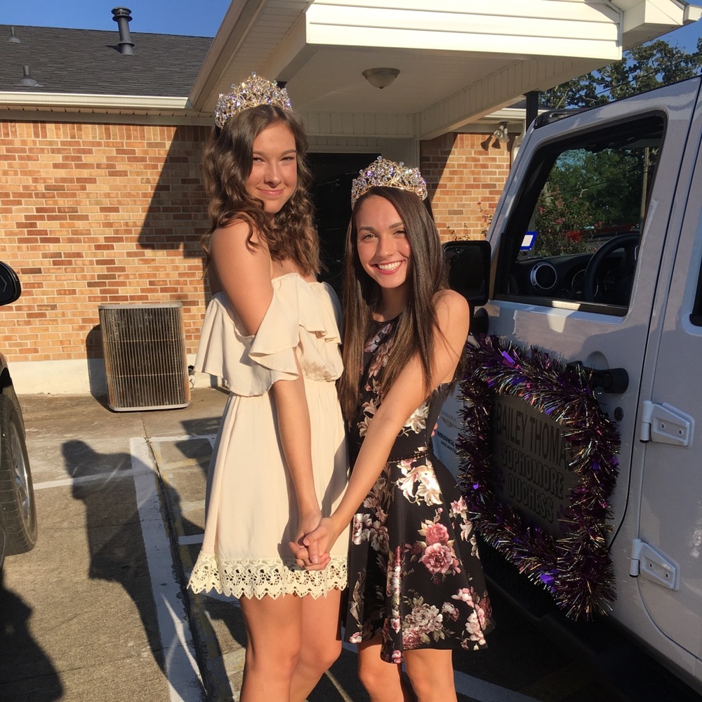 Selling this homecoming/prom dress!